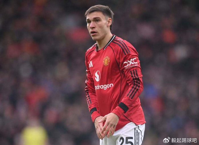 曼联球迷集体呼吁夏季甩卖乌加特