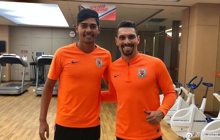 史松宸复出迎战旧主 毕津浩反戈一击助大连英博