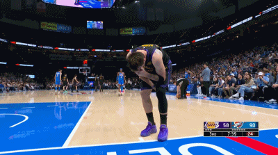 湖人客场惨败雷霆防守崩盘东契奇伤退