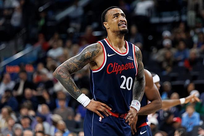 雷霆力克快船锁定西部第一 科林斯12+9+3抢断引关